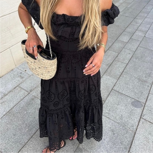 ZARA NWT BLOGGERS FAV EMBROIDERED MIDI DRESS 🌸 - Picture 6 of 11